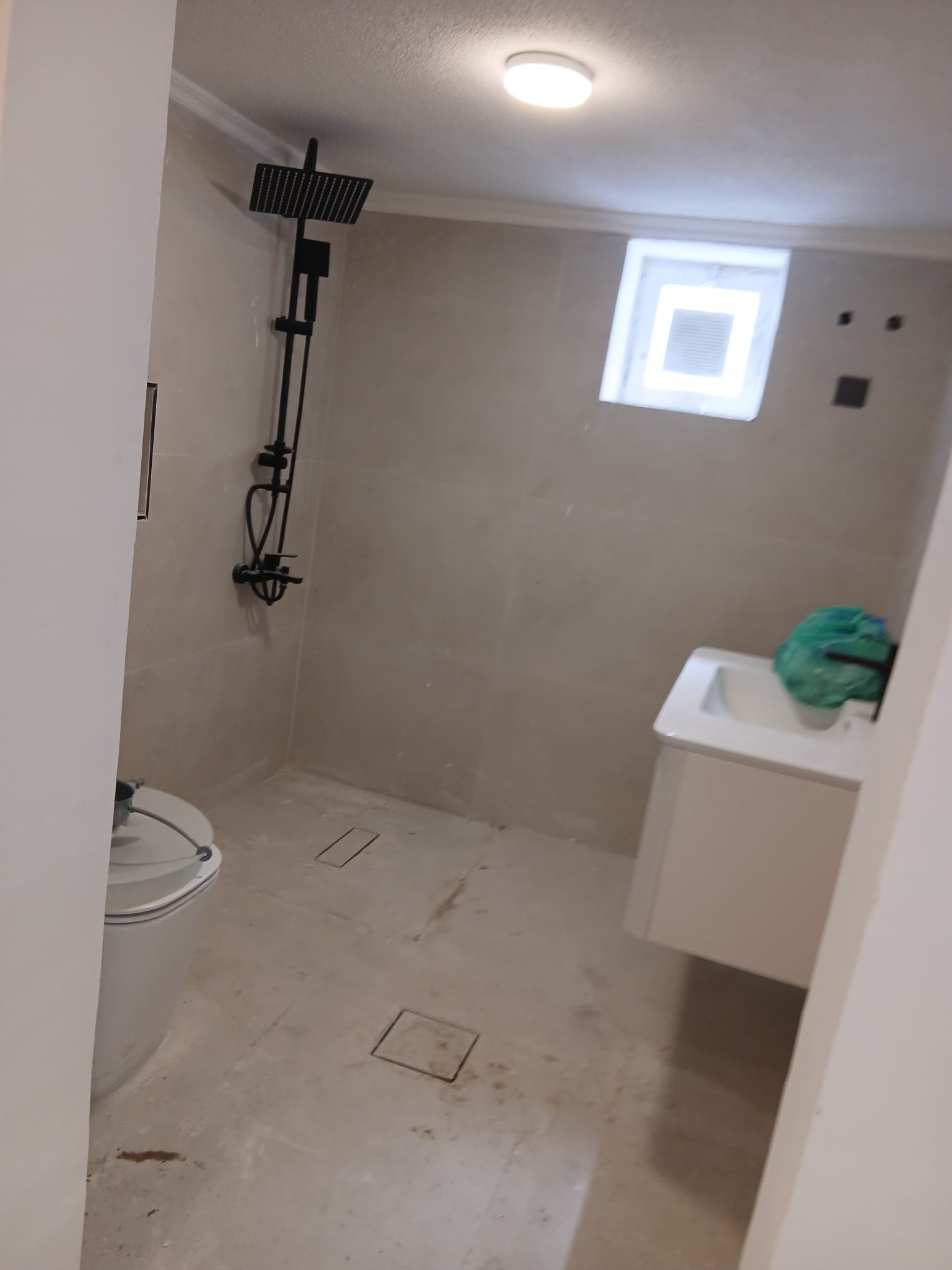 حمام قبل التشطيب النهائي