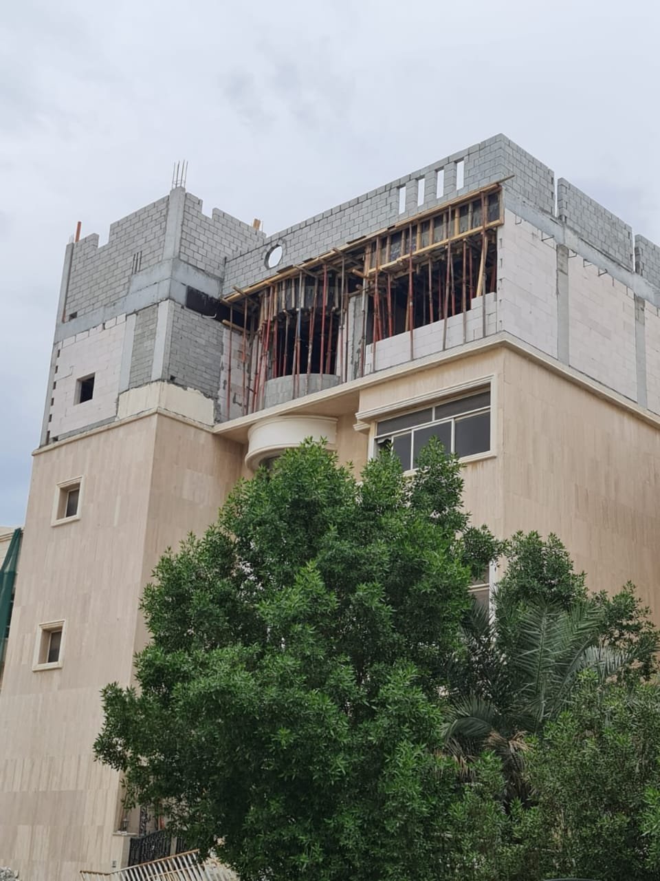 بناء هيكل أسود